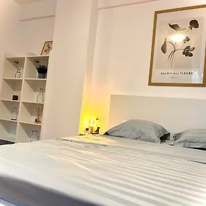 Sky Airport 12 Apartment